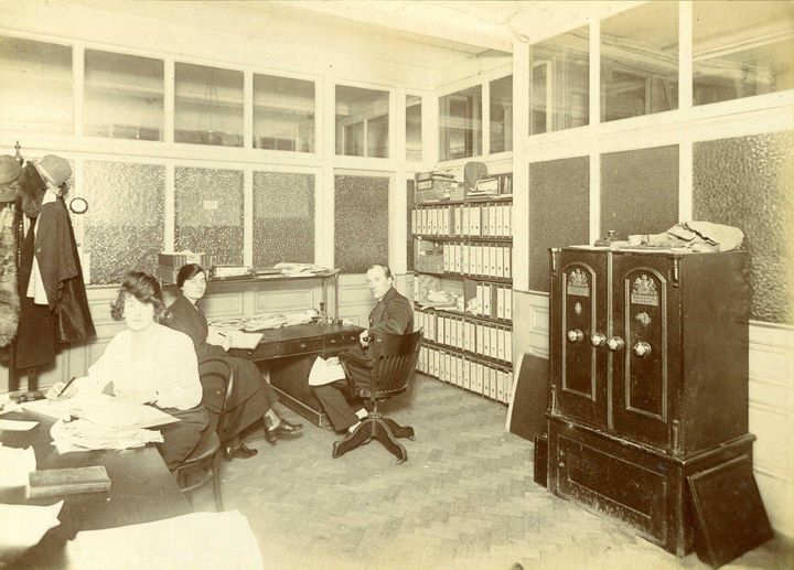 1927 office photo